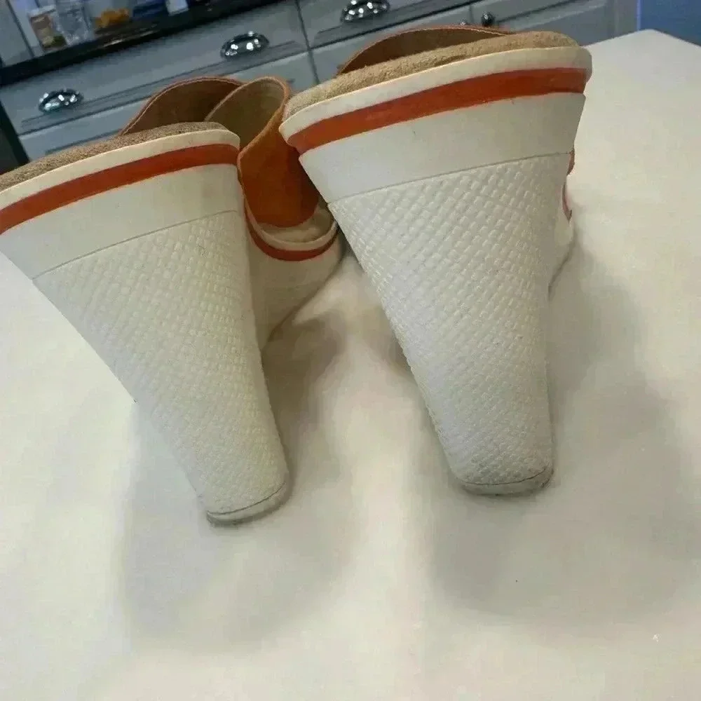 Adrienne vittadini wedge suede sandals burnt orange size 10